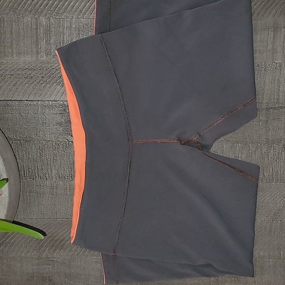 lululemon athletica Pants - Lululemon reversible grey/orange capri leggings